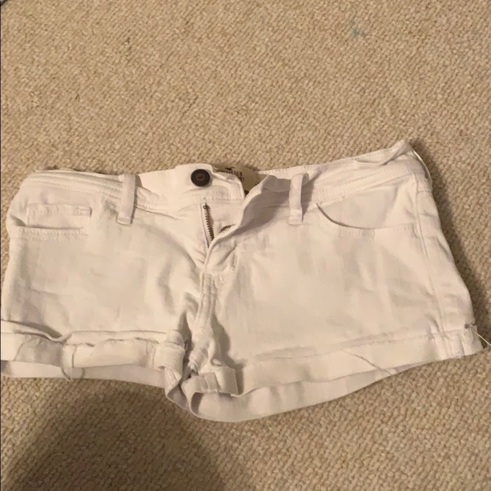 Super cute white jean shorts